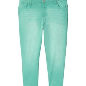 Molly & Isadora Empire Capri